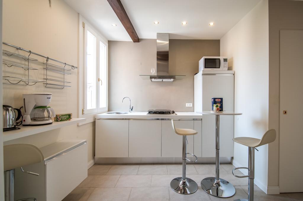 Michelle In Charming Appartement Venise