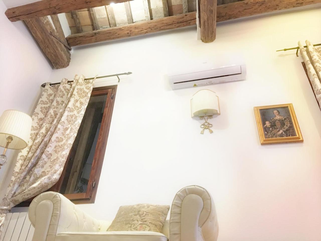 Michelle In Charming Appartement Venise